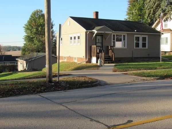 619 W 1st Street , Monticello, IA 52310