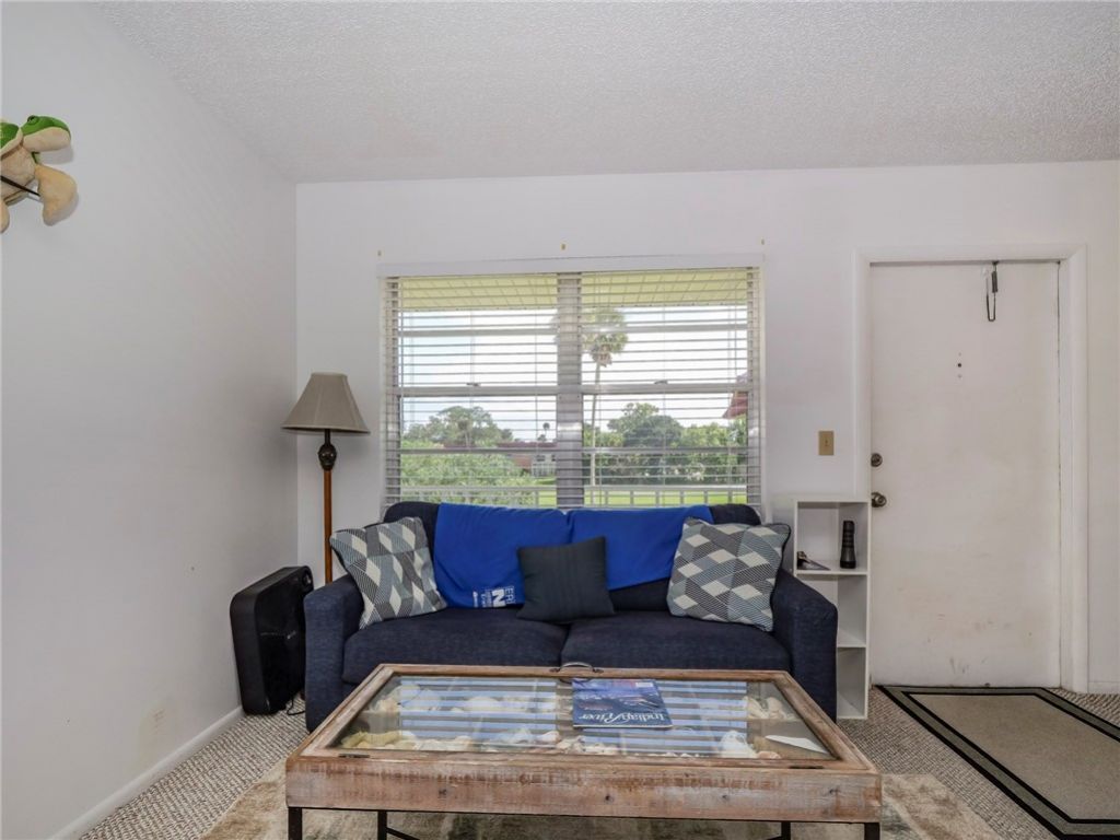 89 Crooked Tree Lane, Unit 203, Vero Beach, FL 32962 Photo
