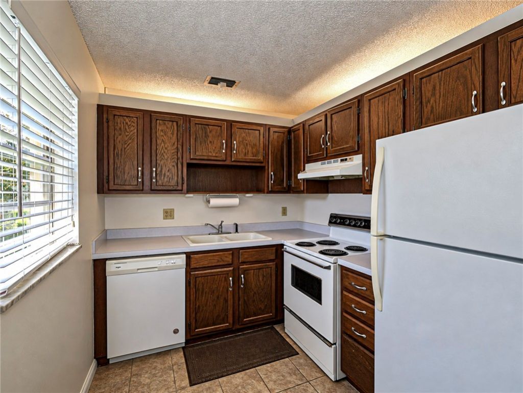 89 Crooked Tree Lane, Unit 203, Vero Beach, FL 32962 Photo