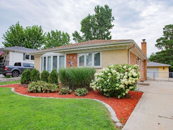 711 Schiller Street , Itasca, IL 60143