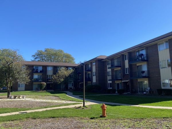 5S100 Pebblewood Lane , Unit D10, Naperville, IL 60563