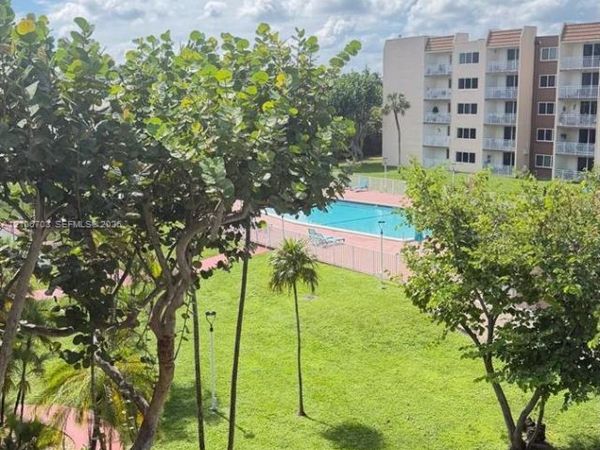 6930 Miami Gardens Dr , Unit 1-417, Hialeah, FL 33015