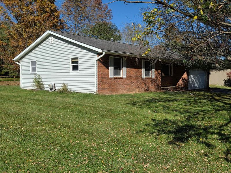 58 Knoll Drive, Granville, OH 43023 Photo 2
