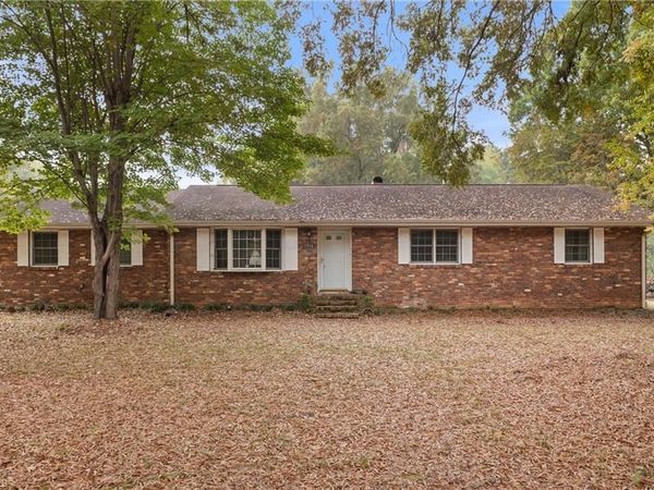 1516 Jonestown Road , Winston-Salem, NC 27103