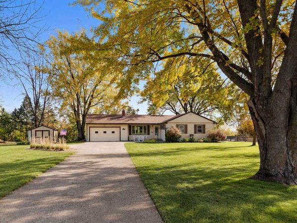 608 E 2nd Street, Waconia, MN 55387