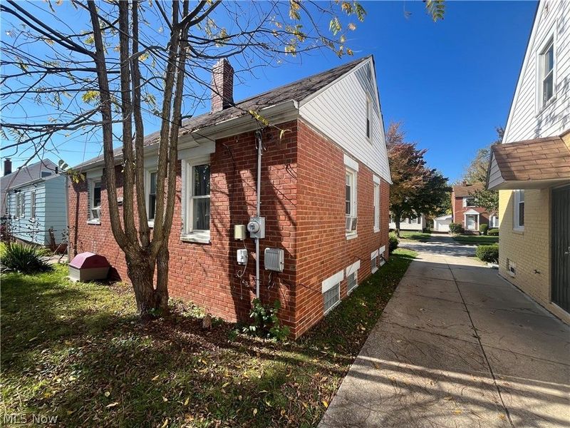 56 Charles Street , Bedford, OH 44146 Photo 5