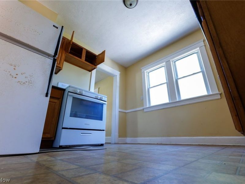 56 Charles Street , Bedford, OH 44146 Photo 6