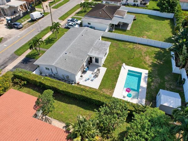 21230 NE 24th Ct , Miami, FL 33180