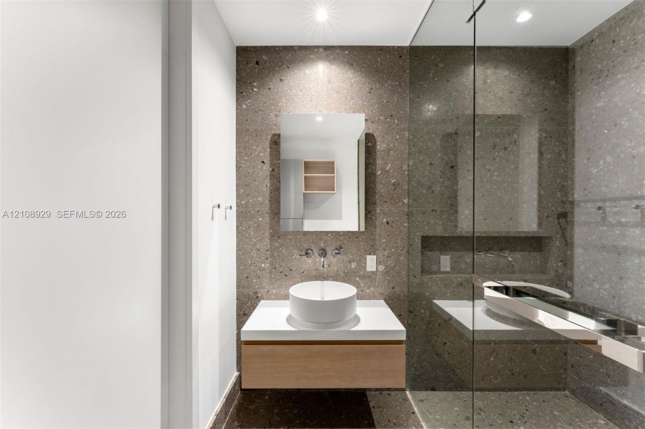 8701 Collins Ave, Unit 606, Miami Beach, FL 33154 Photo