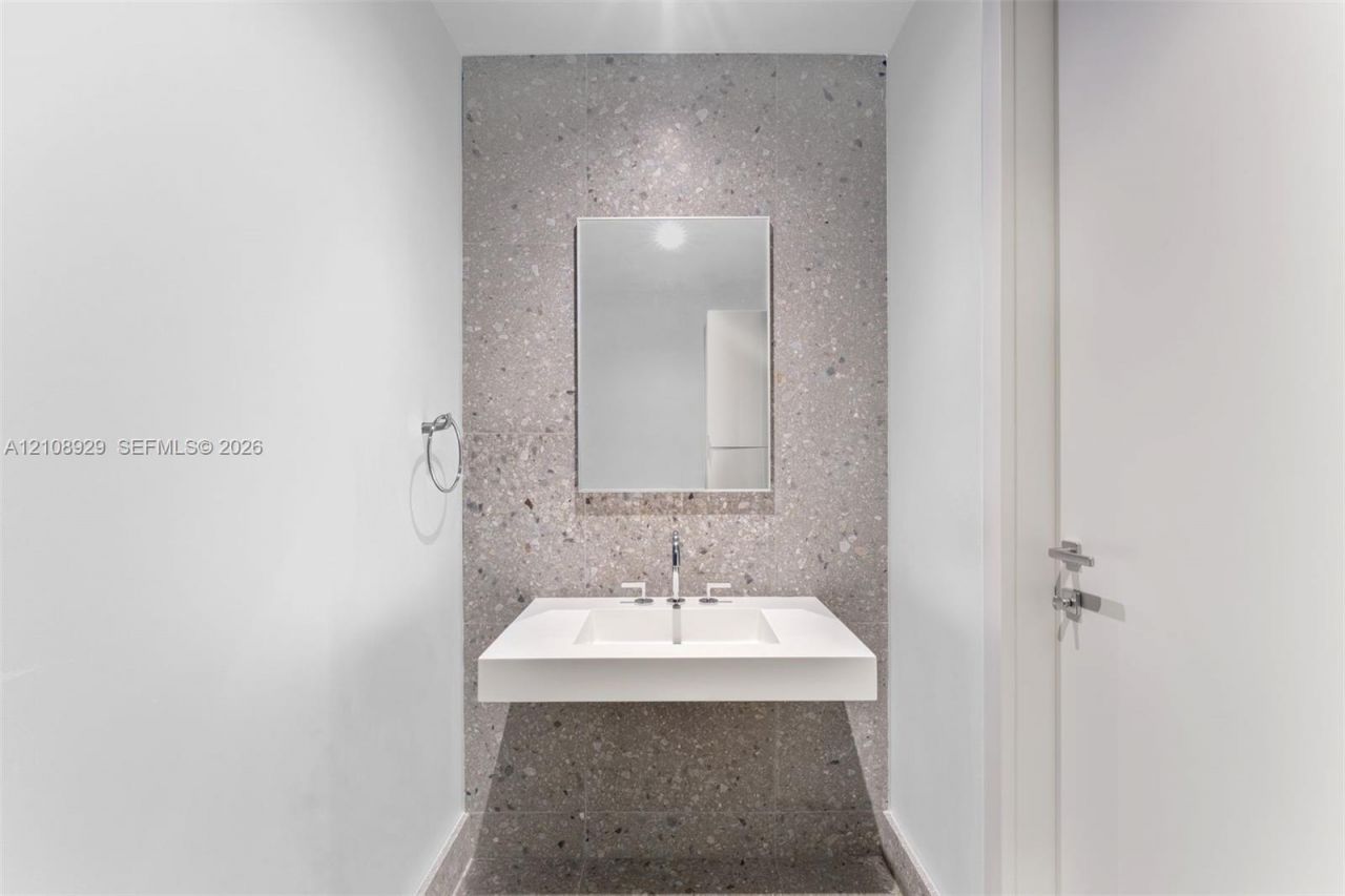 8701 Collins Ave, Unit 606, Miami Beach, FL 33154 Photo