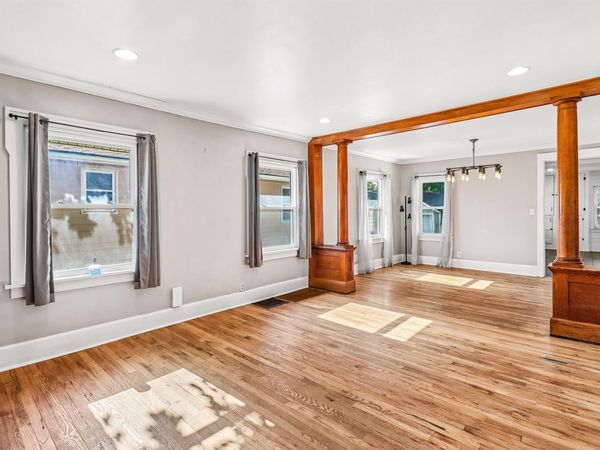3007 Center Street, Des Moines, IA 50312