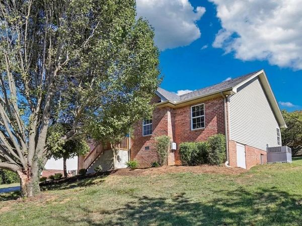 120 Jesse Brown Dr, Goodlettsville, TN 37072