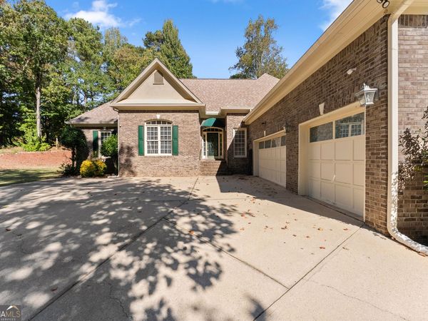 4638 Barrington Green, Flowery Branch, GA 30542