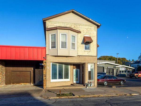 633 17th Street , Rock Island, IL 61201