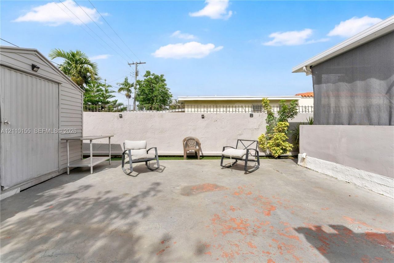 4310 SW 7th St , Miami, FL 33134 Photo