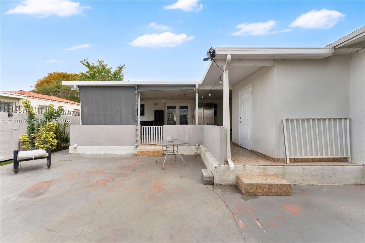 4310 SW 7th St , Miami, FL 33134 Photo