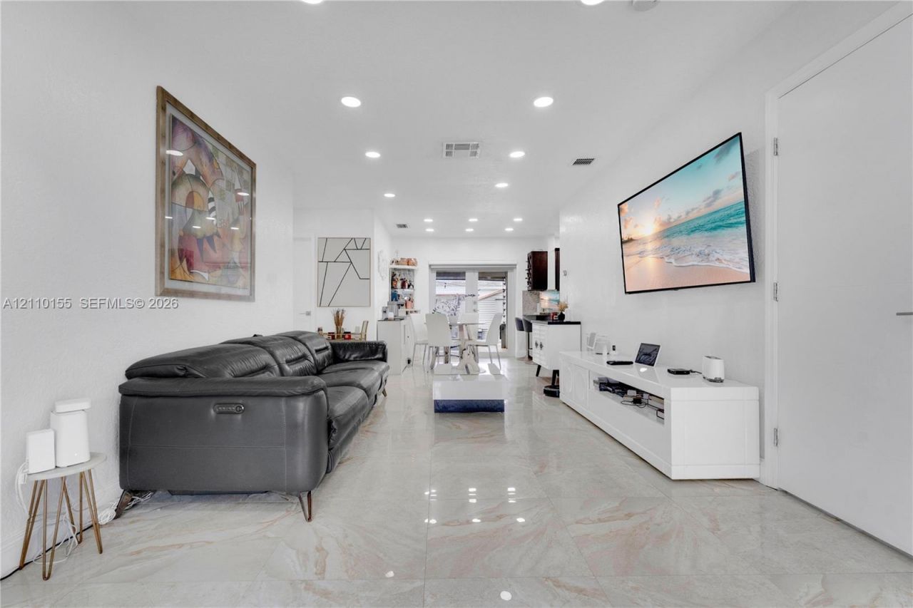 4310 SW 7th St , Miami, FL 33134 Photo