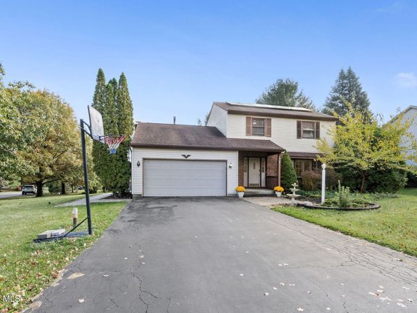 1424 Orlyn Drive, Niskayuna, NY 12309