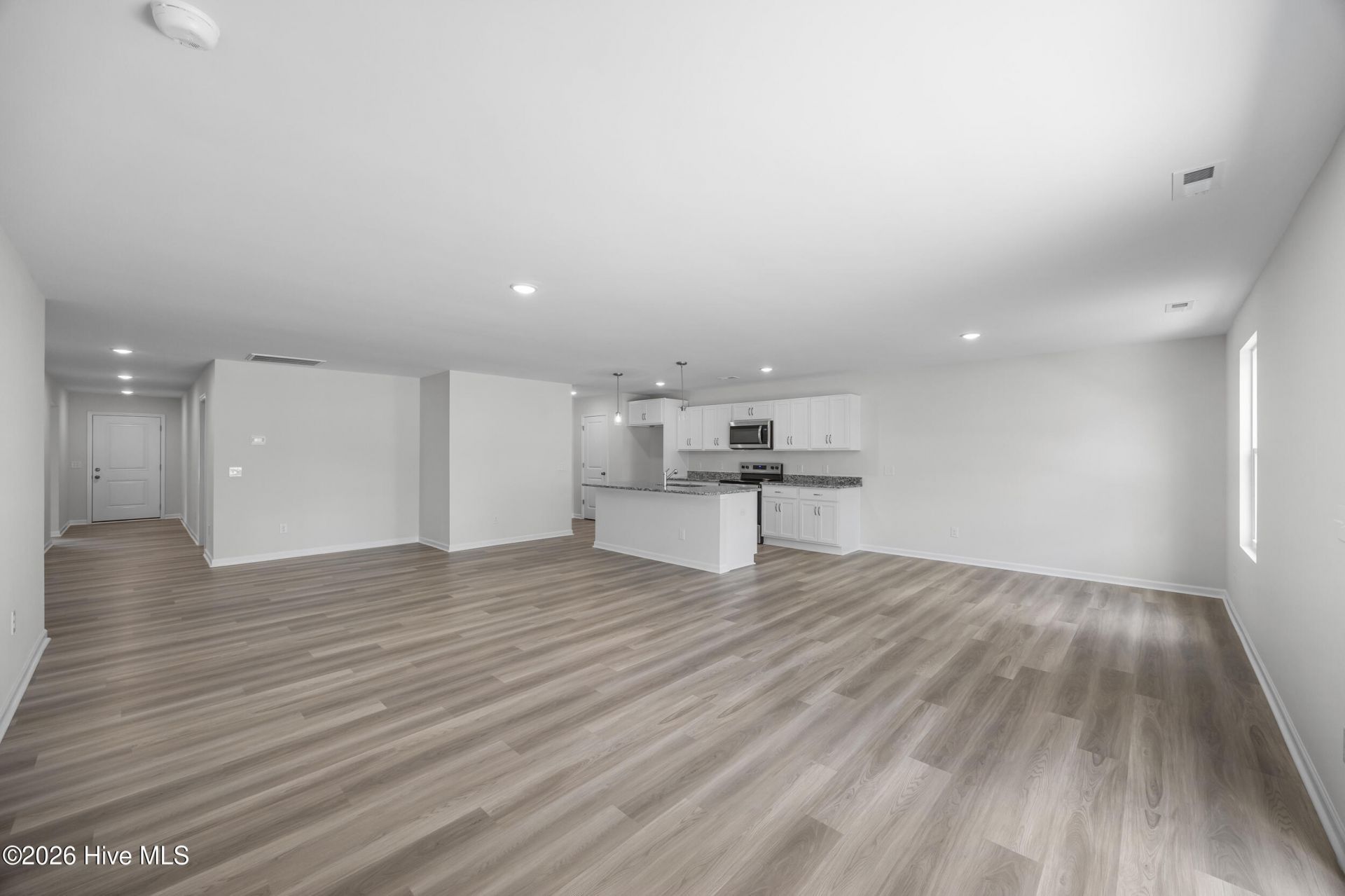 960 Parkway Road  Photo 8
