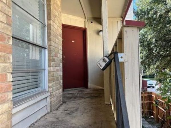 919 S Weatherred Drive, Unit 204B, Richardson, TX 75080