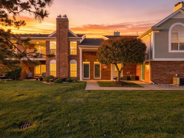 52355 Stoneridge, Macomb, MI 48042