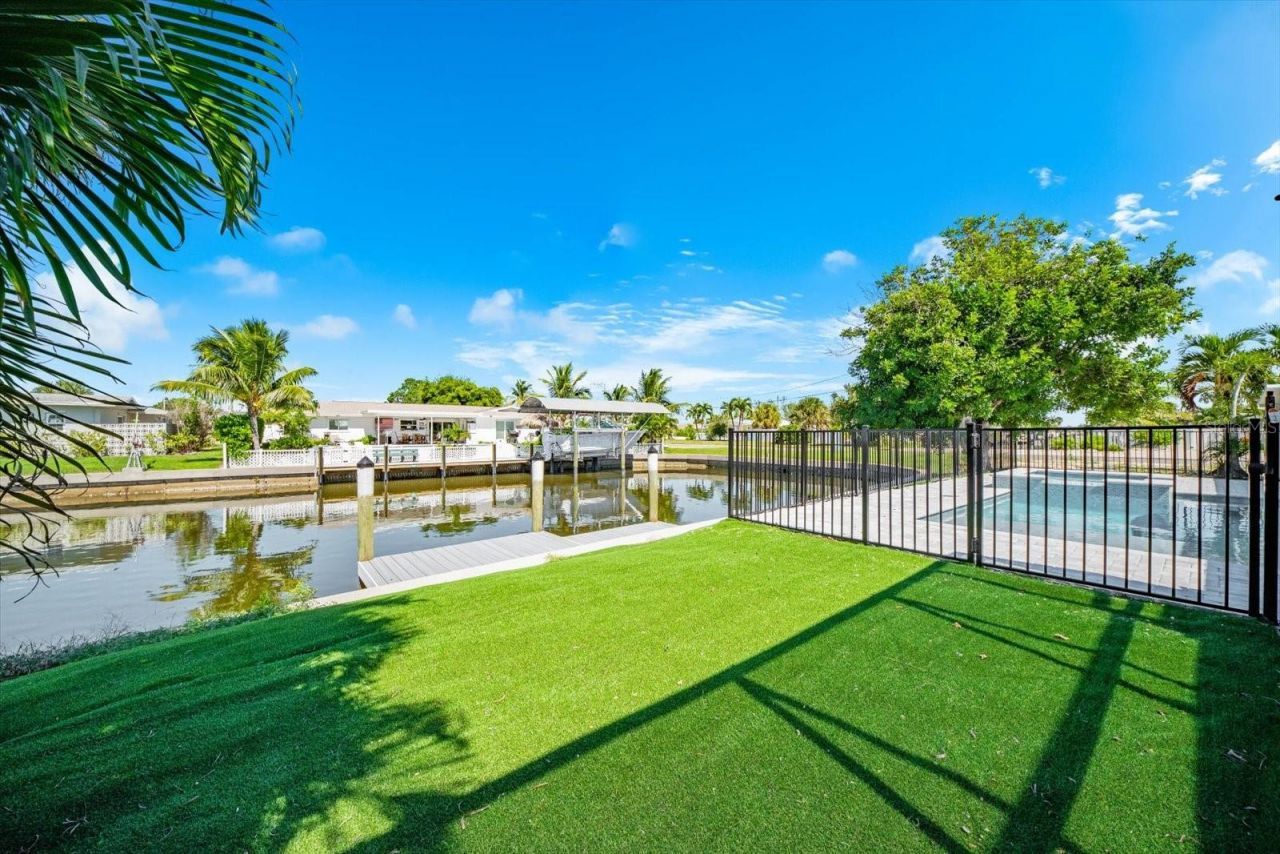 10304 Kingfisher Road W, Bradenton, FL 34209 Photo