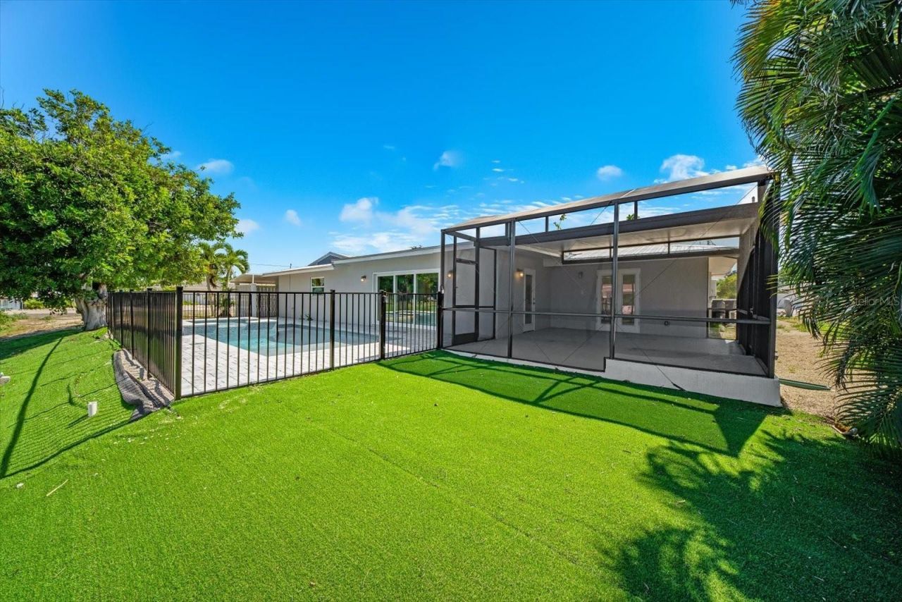 10304 Kingfisher Road W, Bradenton, FL 34209 Photo