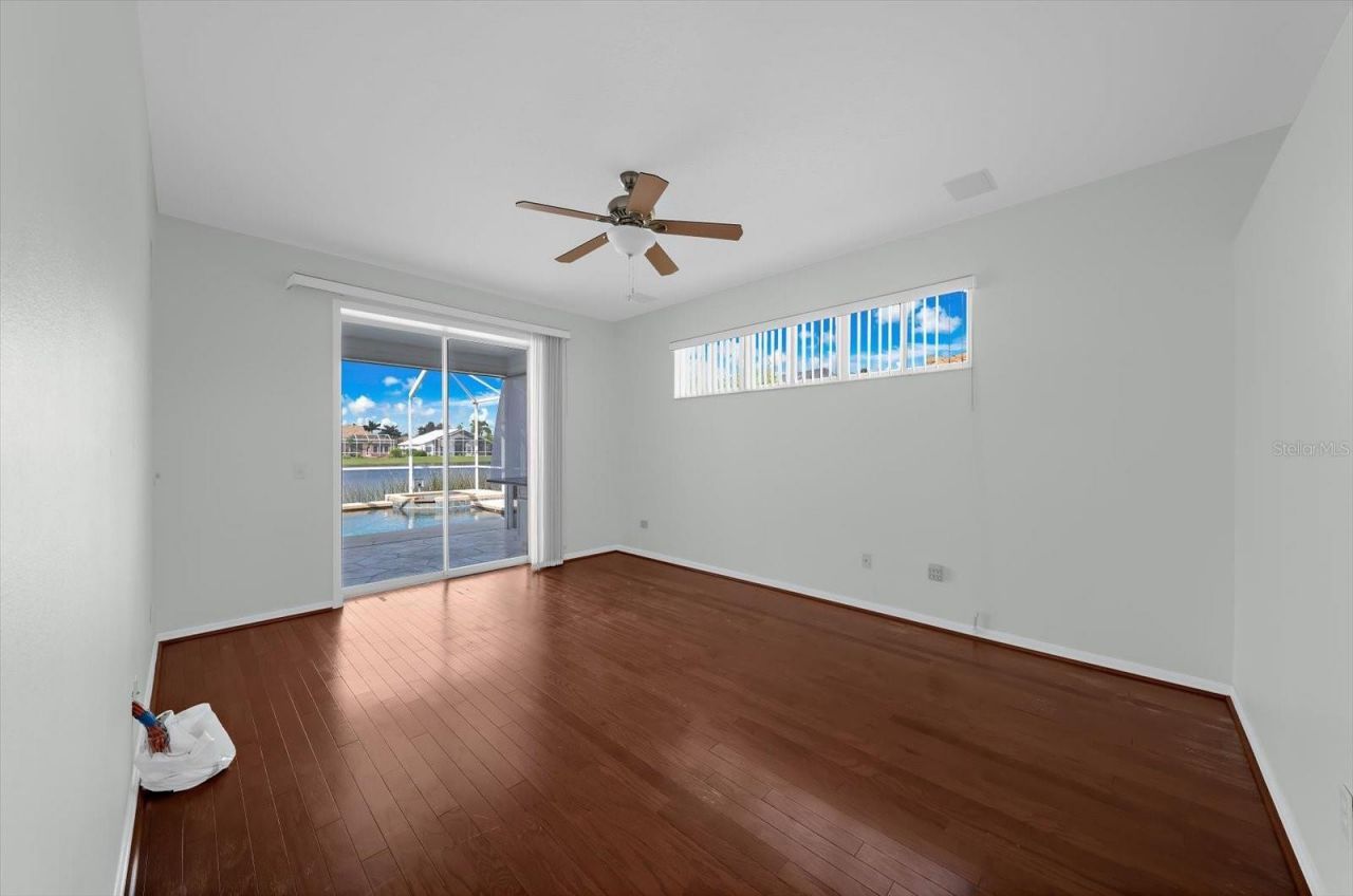 3715 72nd Ave. Circle E, Sarasota, FL 34243 Photo