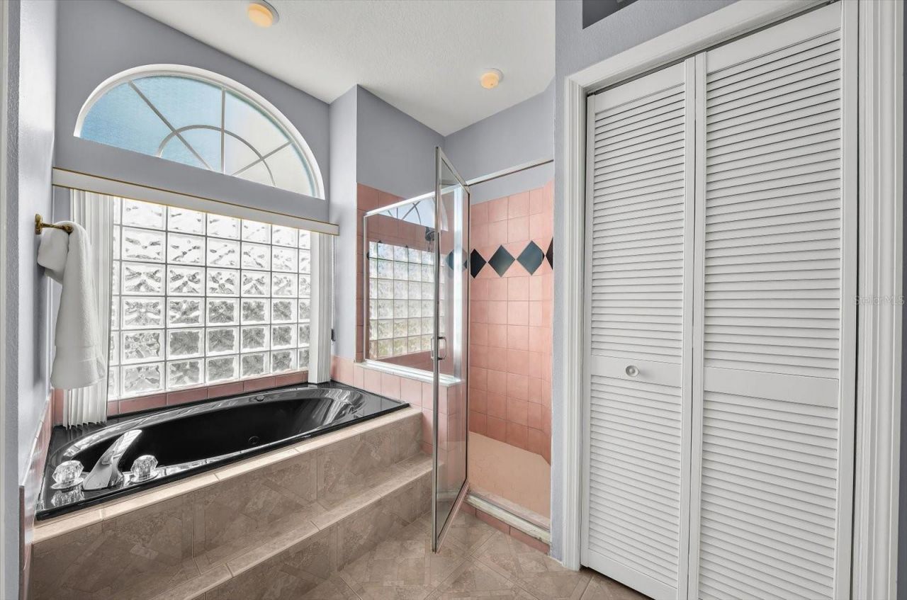 3715 72nd Ave. Circle E, Sarasota, FL 34243 Photo
