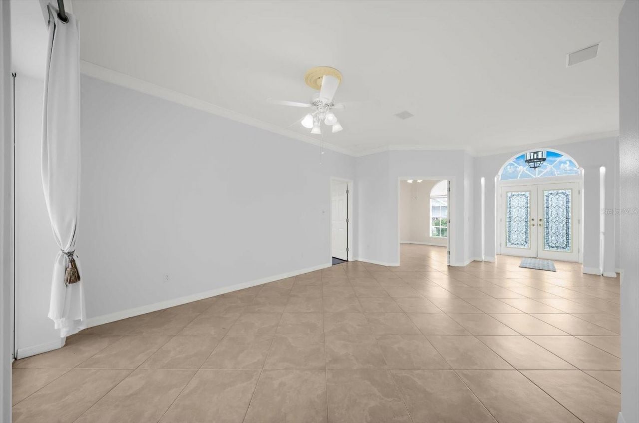 3715 72nd Ave. Circle E, Sarasota, FL 34243 Photo