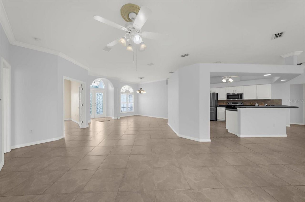 3715 72nd Ave. Circle E, Sarasota, FL 34243 Photo