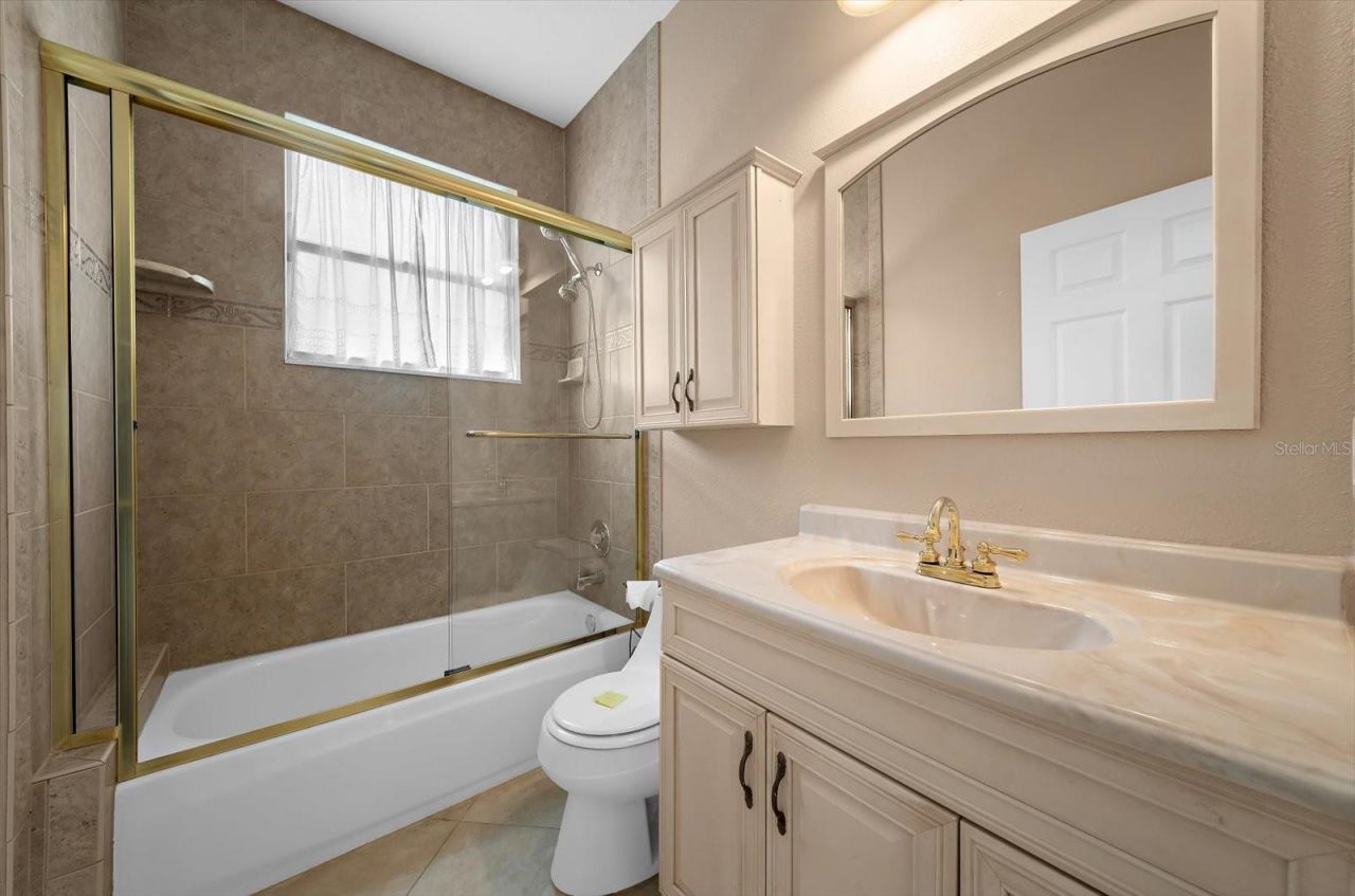 3715 72nd Ave. Circle E, Sarasota, FL 34243 Photo
