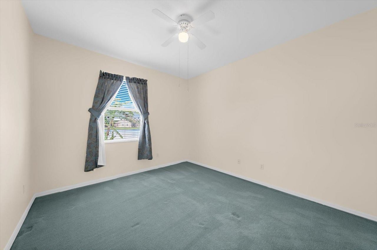 3715 72nd Ave. Circle E, Sarasota, FL 34243 Photo