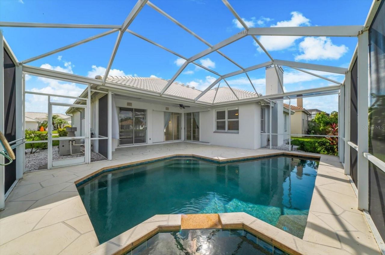 3715 72nd Ave. Circle E, Sarasota, FL 34243 Photo