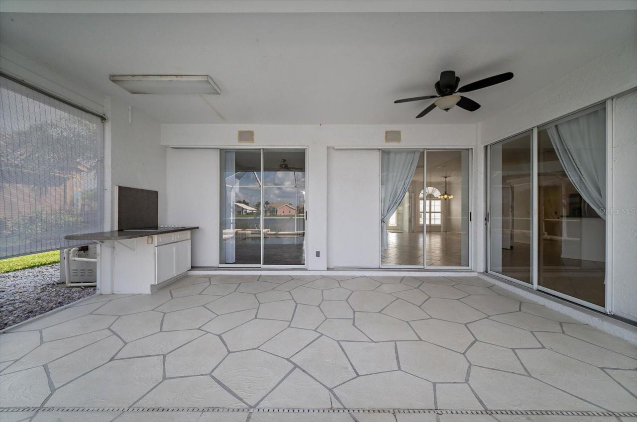 3715 72nd Ave. Circle E, Sarasota, FL 34243 Photo