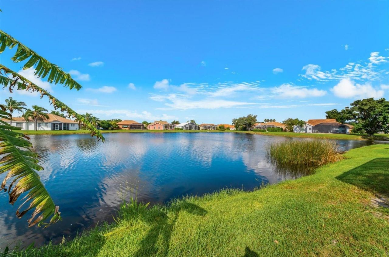 3715 72nd Ave. Circle E, Sarasota, FL 34243 Photo
