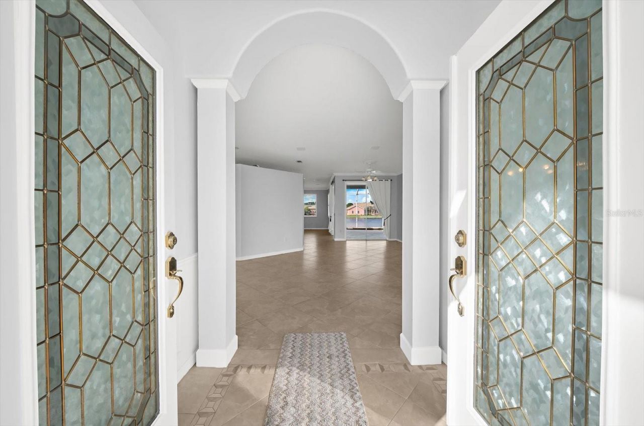 3715 72nd Ave. Circle E, Sarasota, FL 34243 Photo
