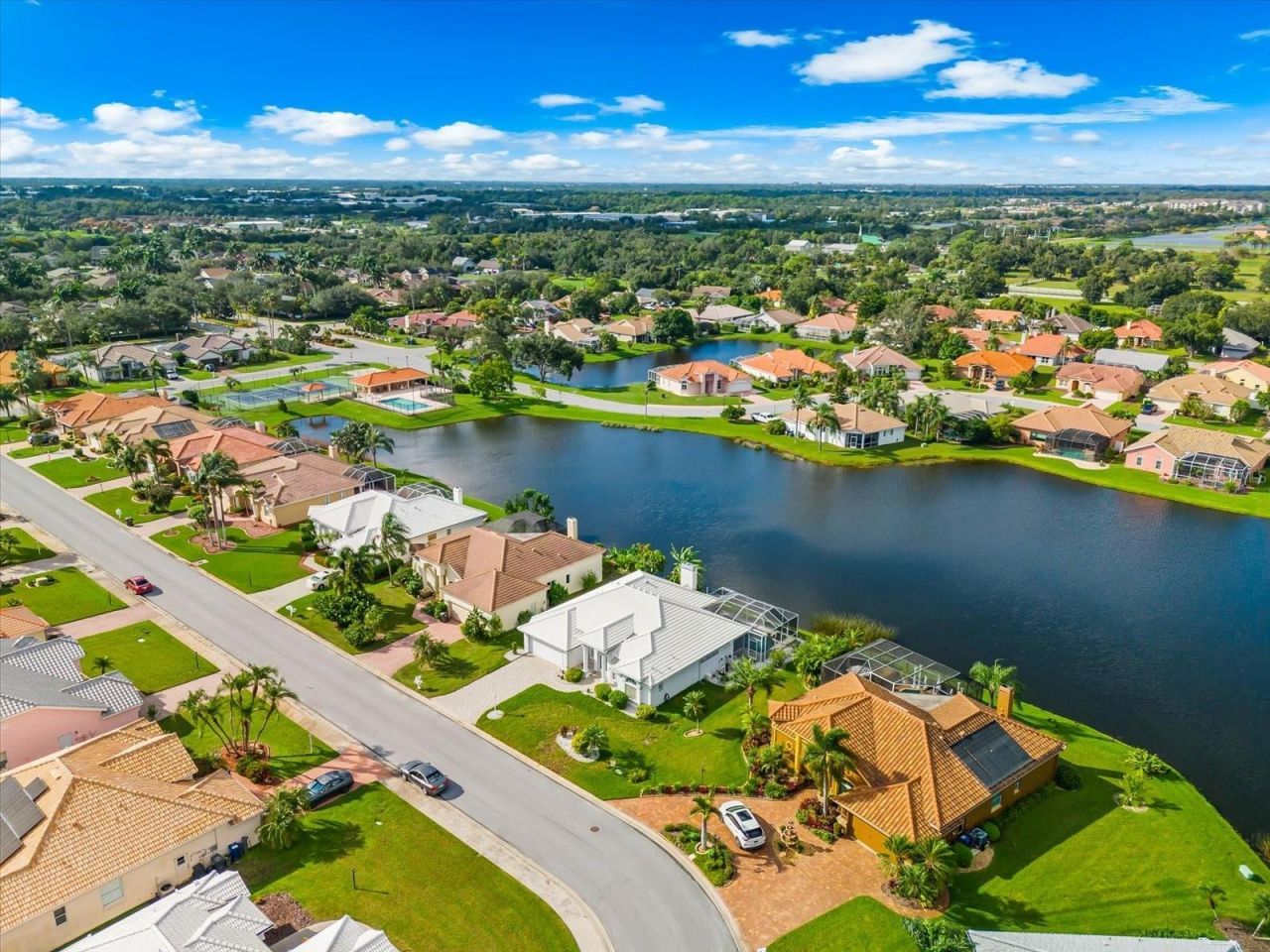 3715 72nd Ave. Circle E, Sarasota, FL 34243 Photo