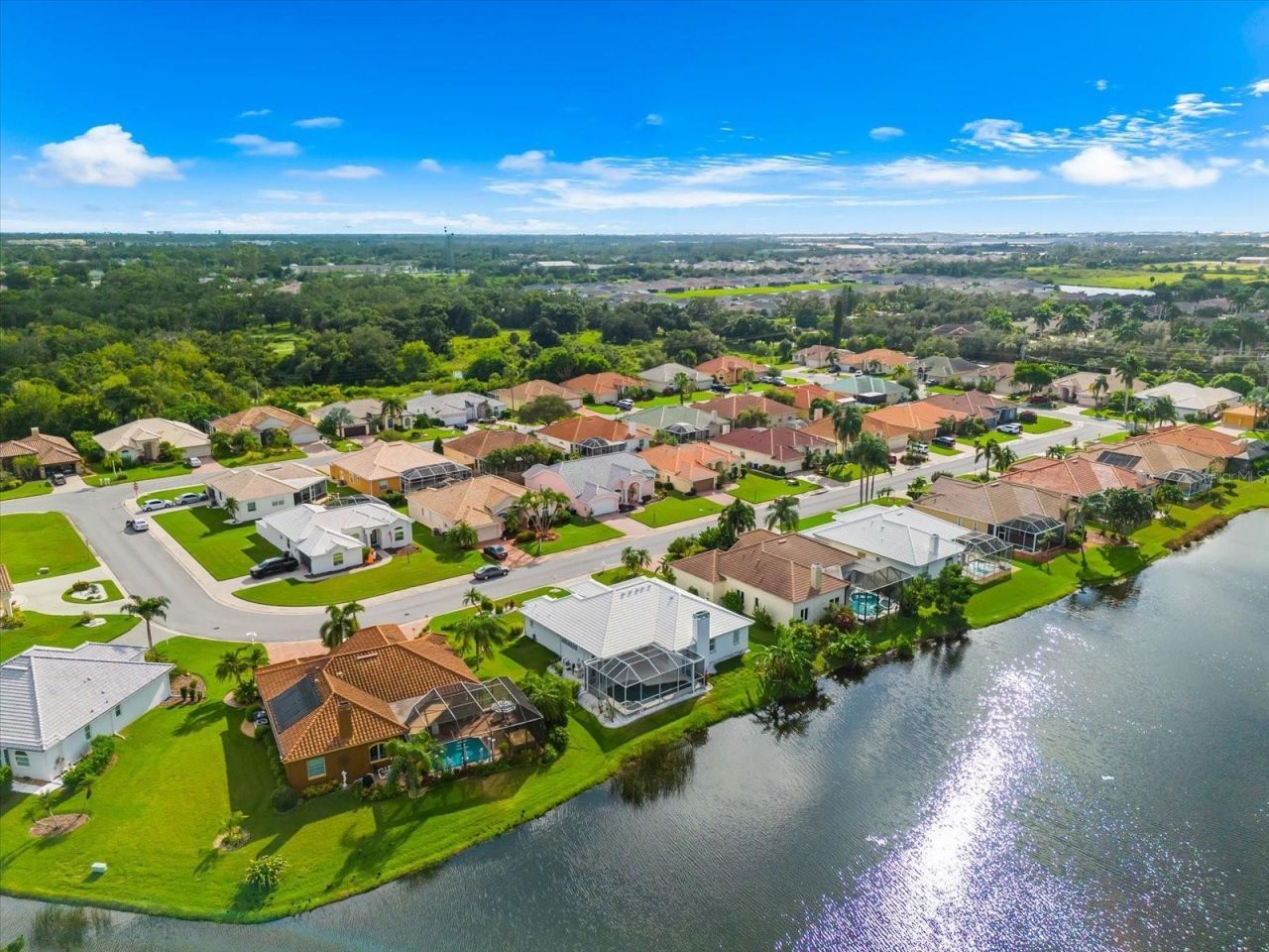3715 72nd Ave. Circle E, Sarasota, FL 34243 Photo