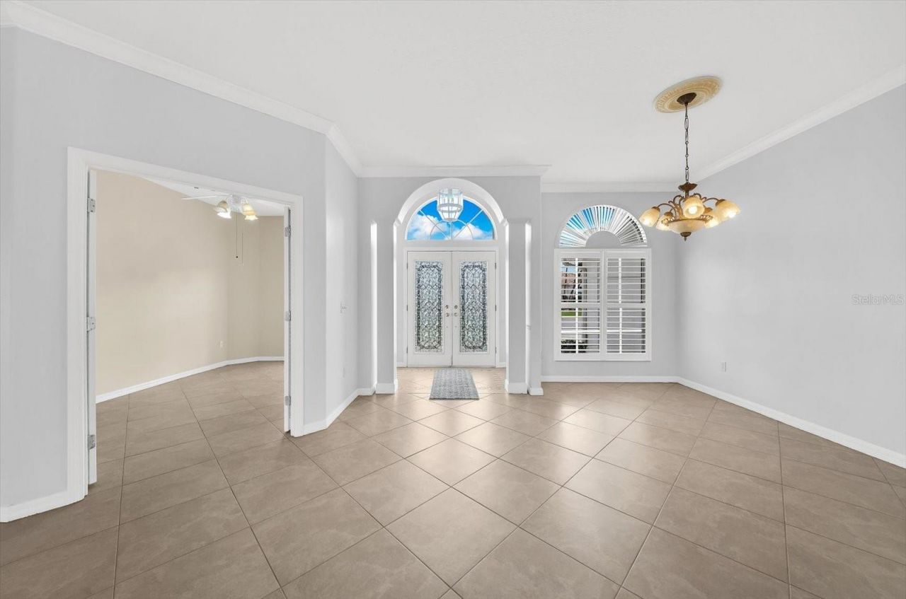 3715 72nd Ave. Circle E, Sarasota, FL 34243 Photo