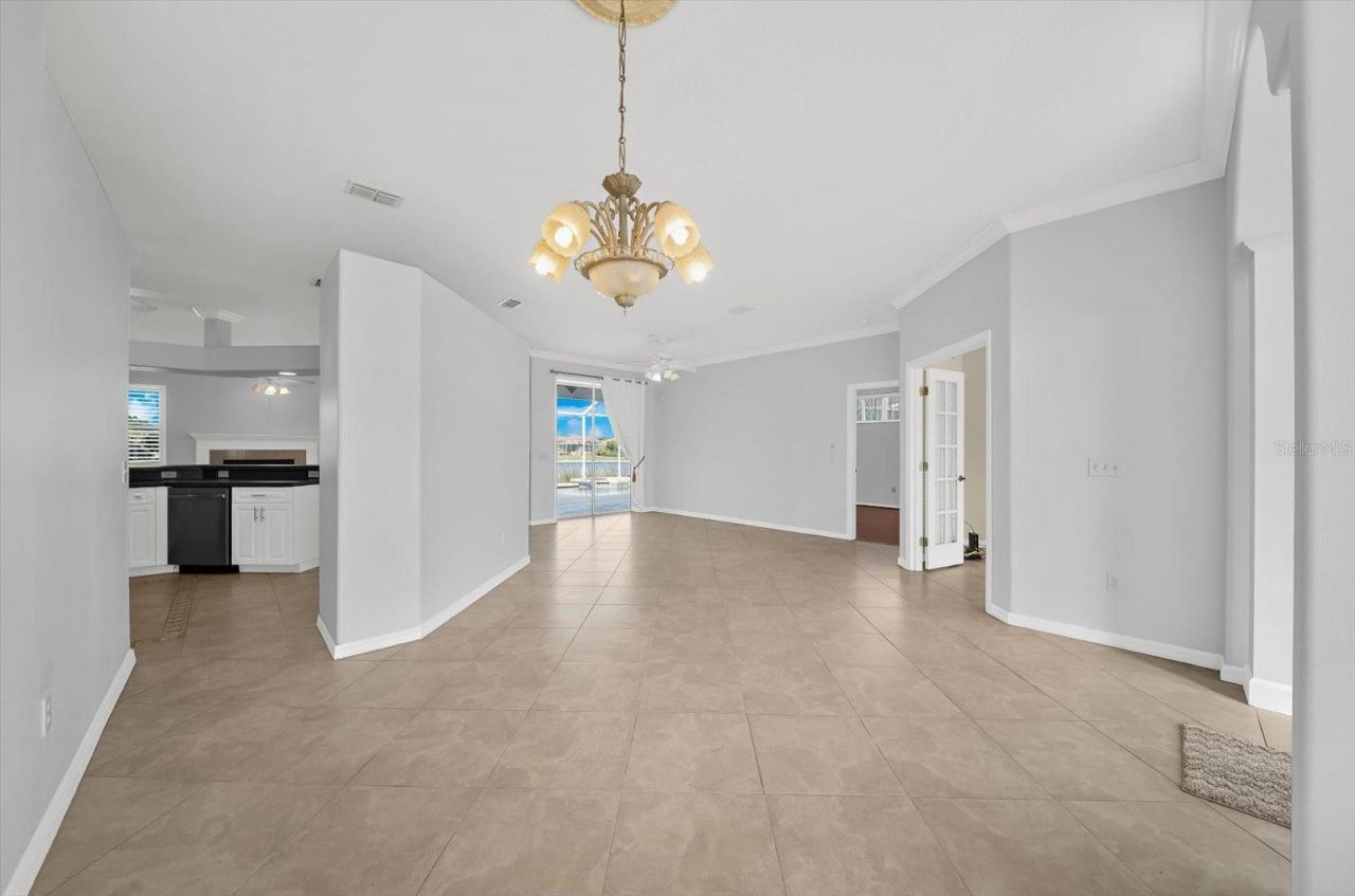 3715 72nd Ave. Circle E, Sarasota, FL 34243 Photo