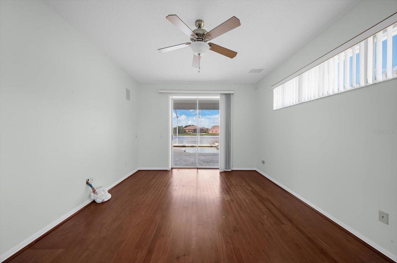 3715 72nd Ave. Circle E, Sarasota, FL 34243 Photo