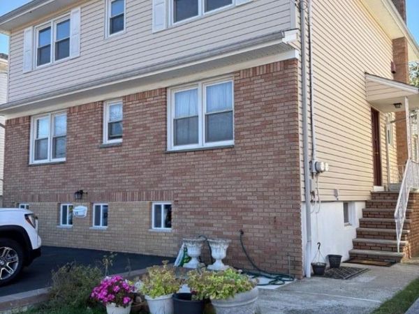 839 Riverside Ave, Lyndhurst, NJ 07071