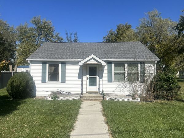 210 E Benham Street , Tolono, IL 61880