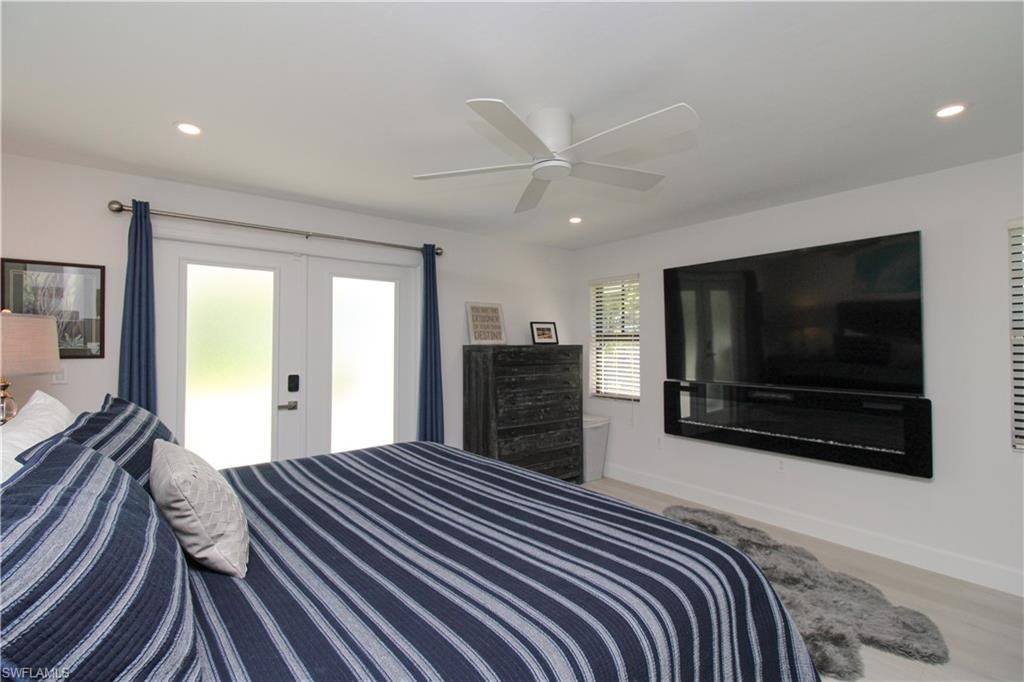 1555 Crayton Rd , Naples, FL 34102 Photo