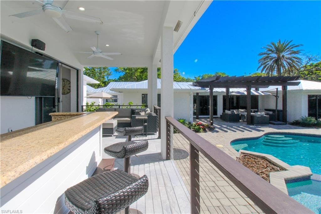 1555 Crayton Rd , Naples, FL 34102 Photo