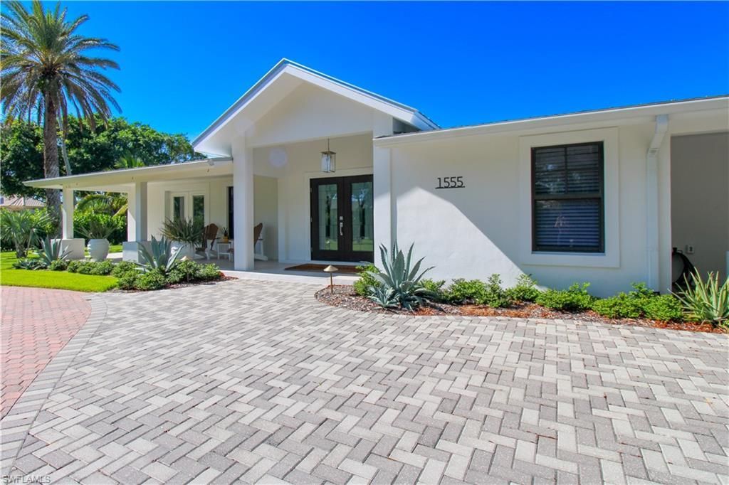 1555 Crayton Rd , Naples, FL 34102 Photo
