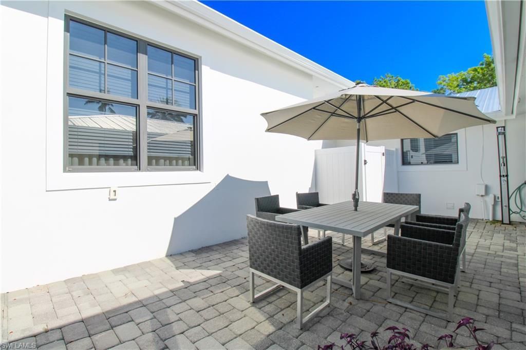 1555 Crayton Rd , Naples, FL 34102 Photo