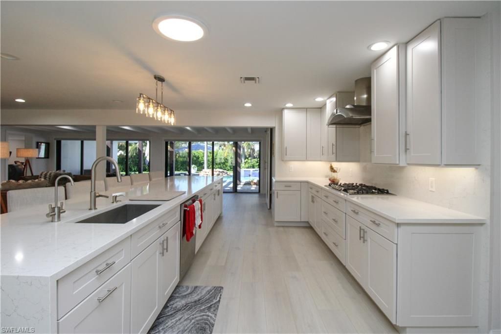 1555 Crayton Rd , Naples, FL 34102 Photo
