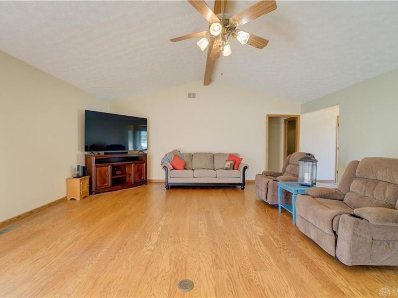 104 Warwick Court, Greenville, OH 45331 Photo 8